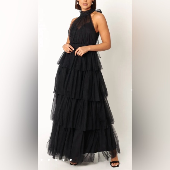 Petal & Pup Dresses & Skirts - NWOT Petal and Pup Black FRANCES halter tulle tiered bow maxi dress sz L